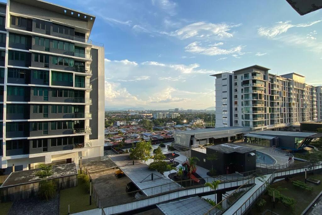 8Pax Cozy Home Stay Jazz Suites 1 Vivacity Kuching Sarawak 3Br Εξωτερικό φωτογραφία