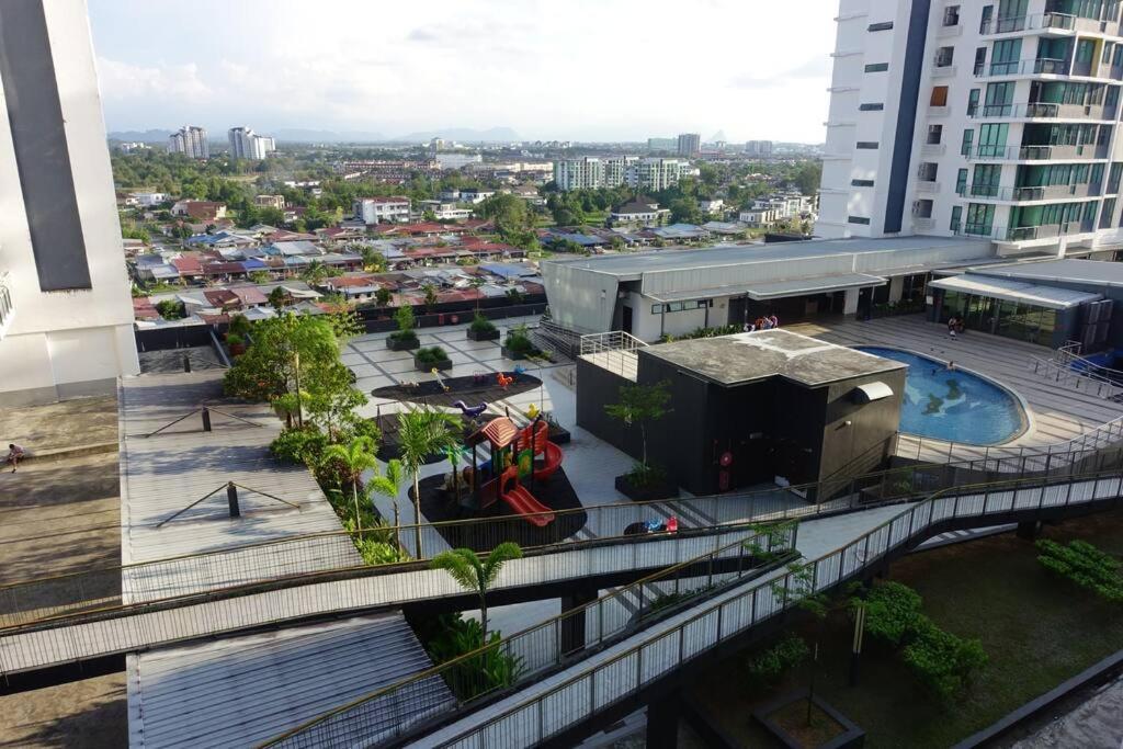 8Pax Cozy Home Stay Jazz Suites 1 Vivacity Kuching Sarawak 3Br Εξωτερικό φωτογραφία