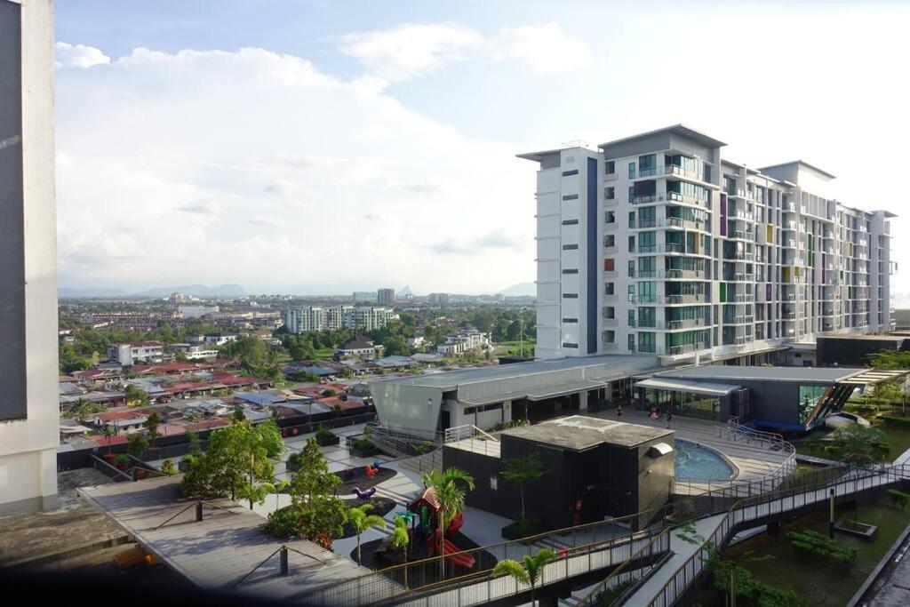 8Pax Cozy Home Stay Jazz Suites 1 Vivacity Kuching Sarawak 3Br Εξωτερικό φωτογραφία